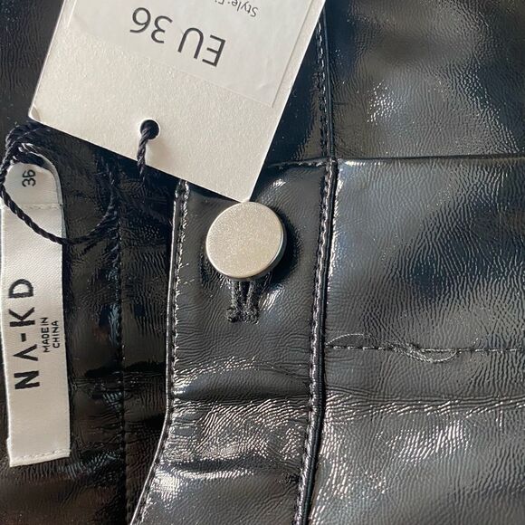 Fitted Vinyl Pants
NA-KD Party,Black - Picture 10 of 11